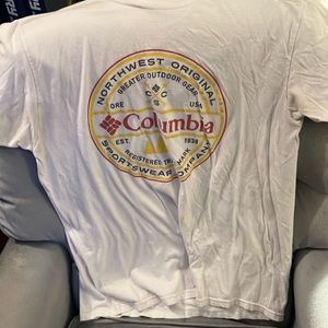 Men’s large Columbia t shirt in white with graphics, high quality